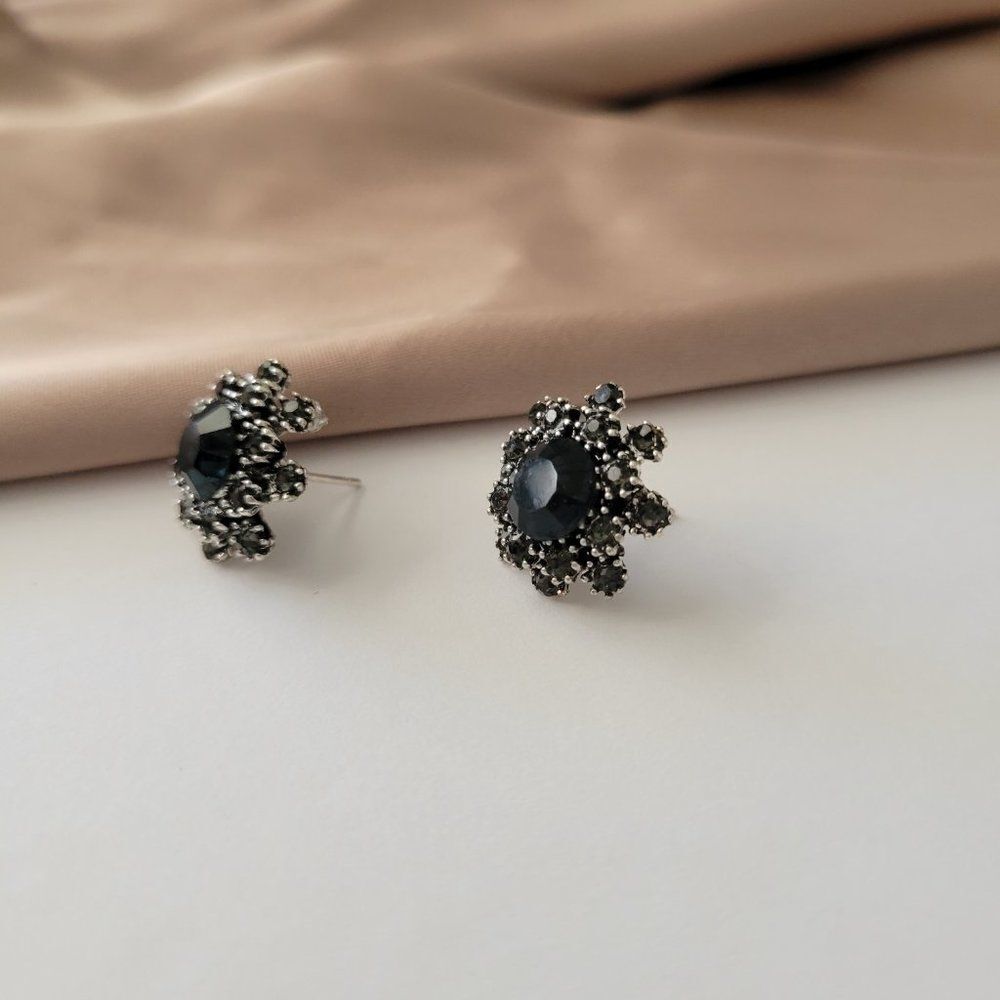 5/$25 Crystal Stud Earrings Blue Crystal Decorated Stud Earrings - Picture 7 of 8